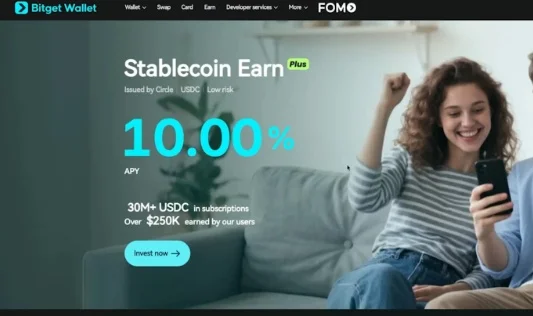 Bitget Wallet website page detailing up to 10% APY on stablecoins.