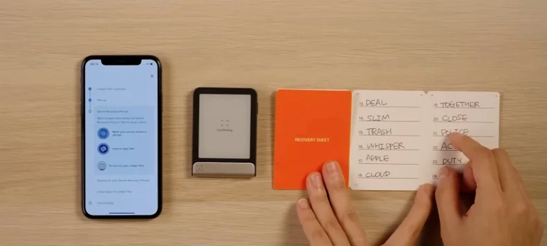 Ledger Flex device screen displaying 'Secret Recovery Phrase Confirmed' success message