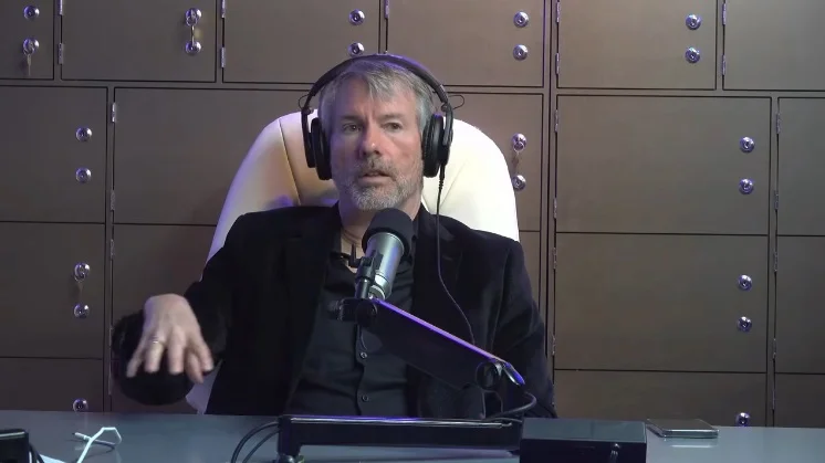 Michael Saylor explaining the legal and structural differences between Bitcoin and other cryptocurrencies.